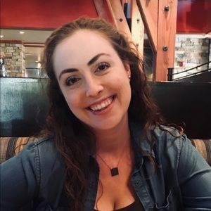 Meet your Posher, Elizabeth